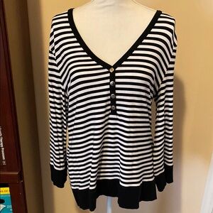 Talbots Black and White V Neck Top with Buttons